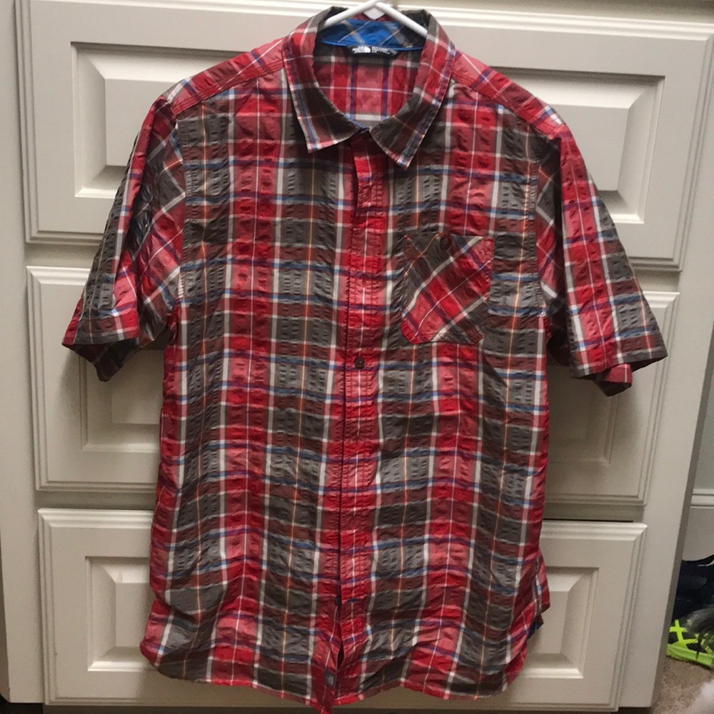 Men’s North Face seersucker button up